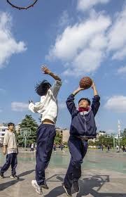 孔萨：凯恩给球队设立标准，那自然而然会激励我们