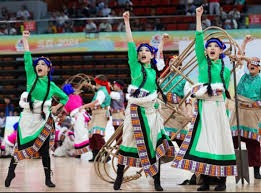 逐渐热闹，老鹰特雷杨或将近期离队，马刺无意火箭雷霆加入战团